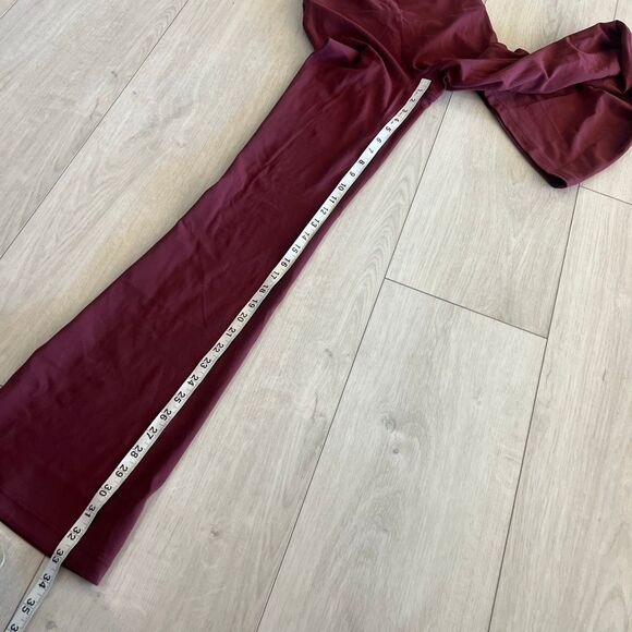 Lululemon women’s boot cut leggings size 4 - Picture 3 of 9